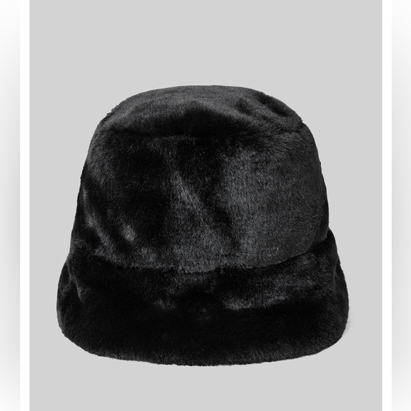 ALO Yoga Black Faux Fur Bucket Hat - Women's Fashion Accessory S/M - Picture 4 of 4